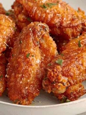 Crispy Garlic Parmesan Chicken Wings