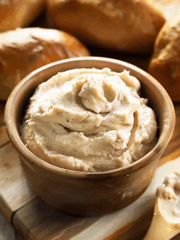 Texas Roadhouse Honey Cinnamon Butter Copycat Recipe