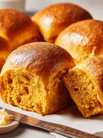 Pumpkin Dinner Rolls