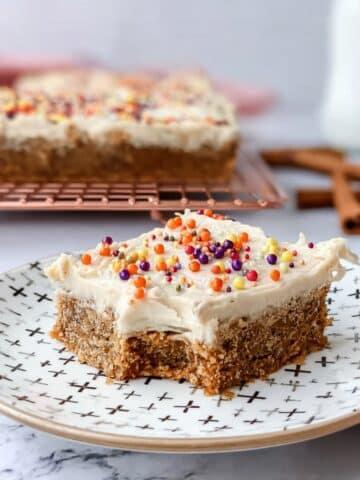 Cinnamon Roll Bars Recipe