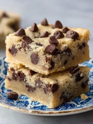 Melt-in-Your-Mouth Chocolate Chip Cookie Bars Recipe