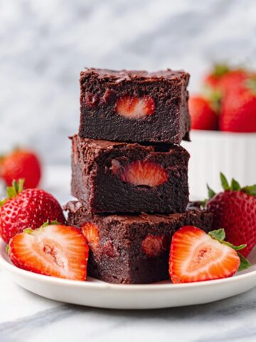 Chocolate-Covered Strawberry Brownies Recipe