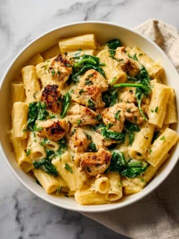 Healthy and Easy Garlic Parmesan Chicken Pasta Recipe