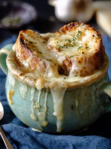 Delicious Slow Cooker French Onion Soup Recipe