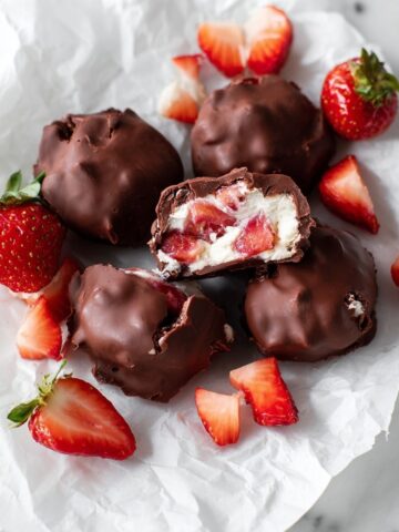 Viral Chocolate Strawberry Yogurt Clusters Recipe