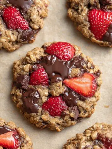 Strawberry Banana Oat Cookies (4 Ingredients) Recipe