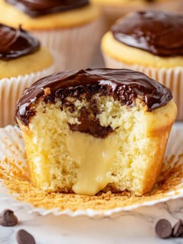 Boston Cream Pie Cupcakes with Vanilla Pudding and Chocolate Ganache Recipe