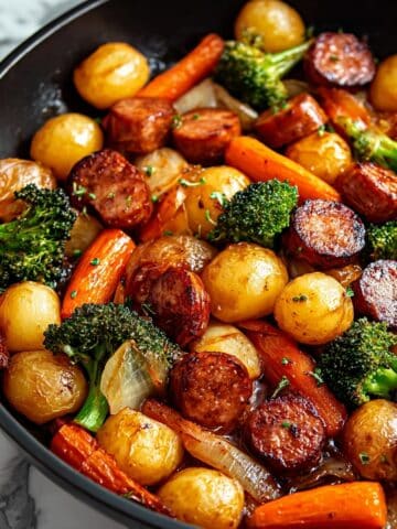 One-Pan Honey Garlic Kielbasa & Veggies: Easy Family Delight Recipe