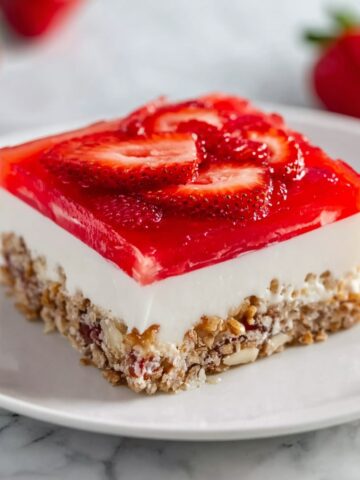 Strawberry Pretzel Salad Recipe