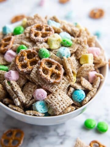 Lucky Charms White Chocolate Snack Mix Recipe