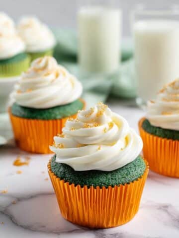 Green Velvet Cupcakes with Cream Cheese Frosting Recipe
