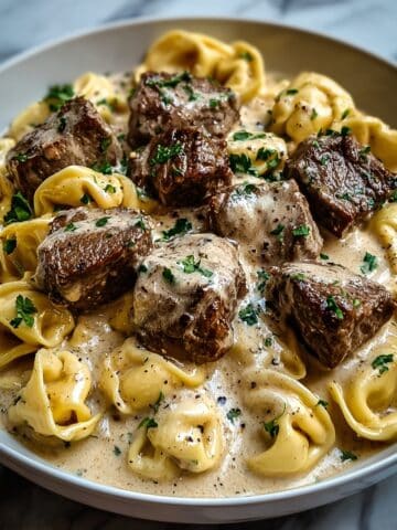 Garlic Steak Tortellini in Creamhouse Sauce Recipe