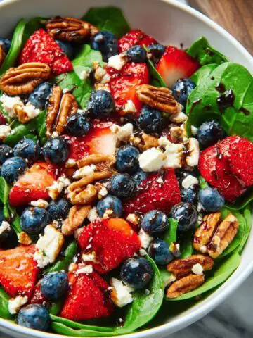 15-Minute Strawberry Spinach Salad Recipe