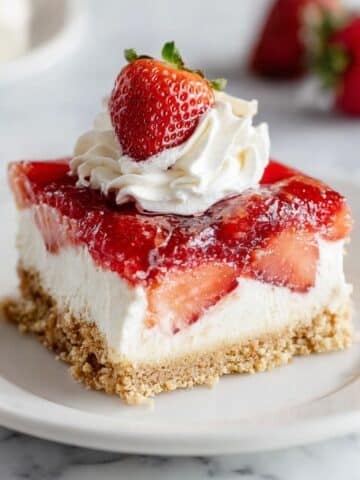 Strawberry Pretzel Salad Delight Recipe