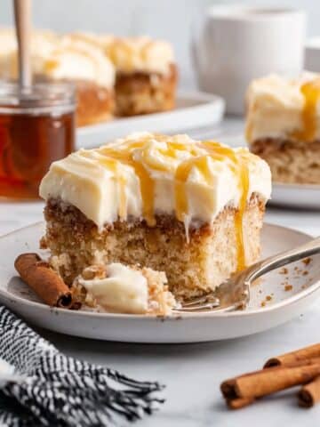 Cinnamon Roll Poke Cake Recipe