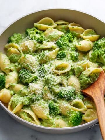 Light and Healthy Broccoli Pasta Recipe