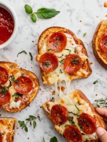 Air Fryer Garlic Bread Pizza Toast Recipe