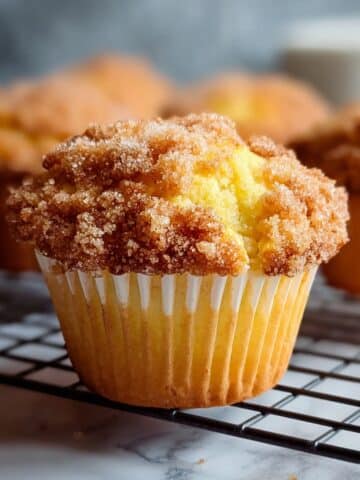 Homemade Peach Cobbler Muffins Recipe