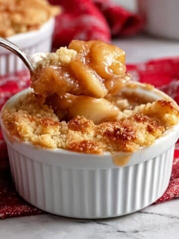 Warm and Gooey Snickerdoodle Cobbler Recipe for a Cozy Dessert Recipe