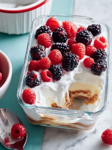 No-Bake Berry Refrigerator Cake Recipe