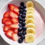 5-Minute Banana and Berry Greek Yogurt Smoothie Bowl Recipe