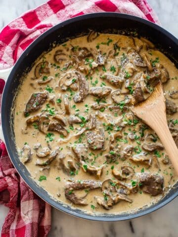 Creamy Beef Stroganoff with Mushrooms and Noodles Recipe