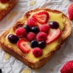 Yogurt Toast with Berries and Cinnamon Recipe