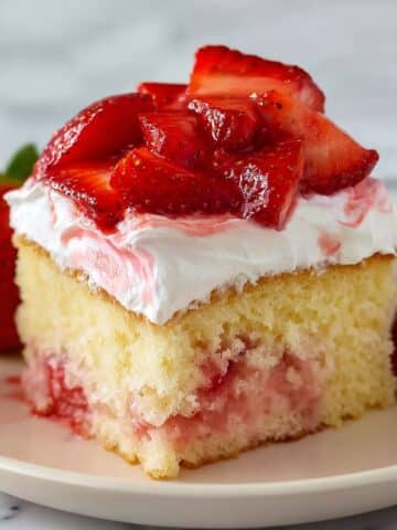 Strawberry Shortcake Sheet Cake Recipe
