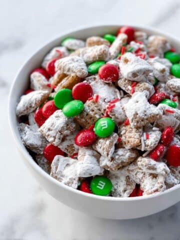 Reindeer Food Holiday Snack Mix Recipe