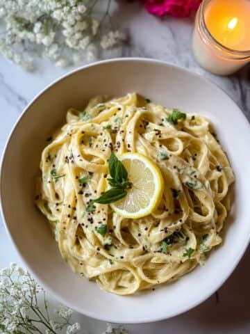 Easy Creamy Lemon Garlic Pasta Recipe