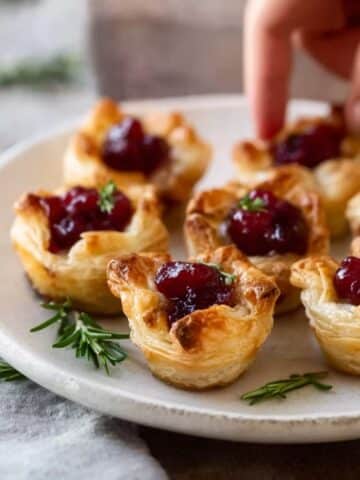 Easy Baked Cranberry Brie Bites Recipe