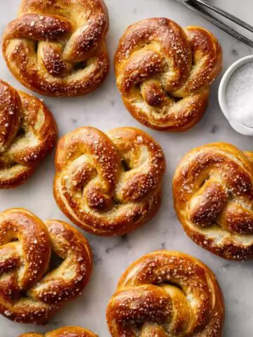 Easy Homemade Soft Pretzels Recipe