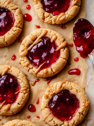 Easy Peanut Butter and Jelly Cookies Recipe
