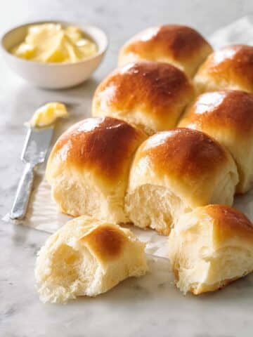 Soft No-Knead Dinner Rolls Recipe