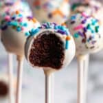 Easy Chocolate Cake Pops Recipe