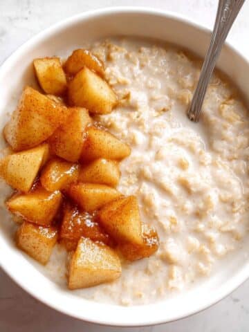 Creamy Apple Cinnamon Oatmeal Recipe