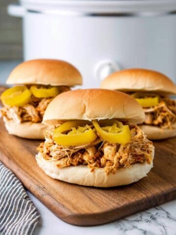 Easy Crockpot Italian Grinder Chicken Recipe