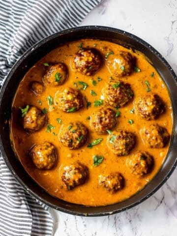 Cabbage Dumplings in Creamy Coconut Curry Gravy Recipe