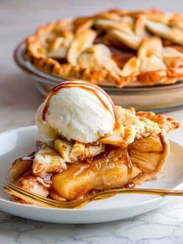 Easy Canned Apple Pie with Cinnamon, Nutmeg, and Vanilla Recipe