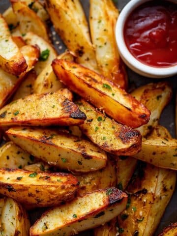 Crispy Garlic Baked Potato Wedges Recipe