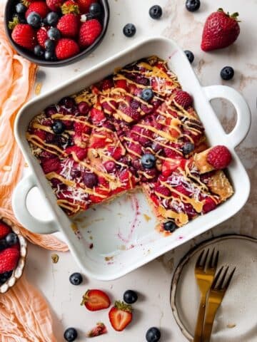 One Pan Baked Oatmeal with Berries and Coconut Recipe